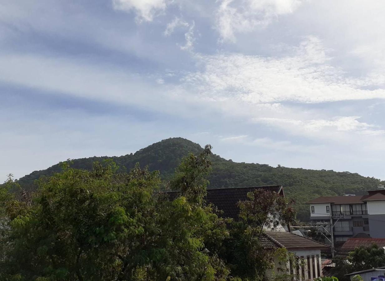 Praew Mansion Otel Kamala Plajı Dış mekan fotoğraf