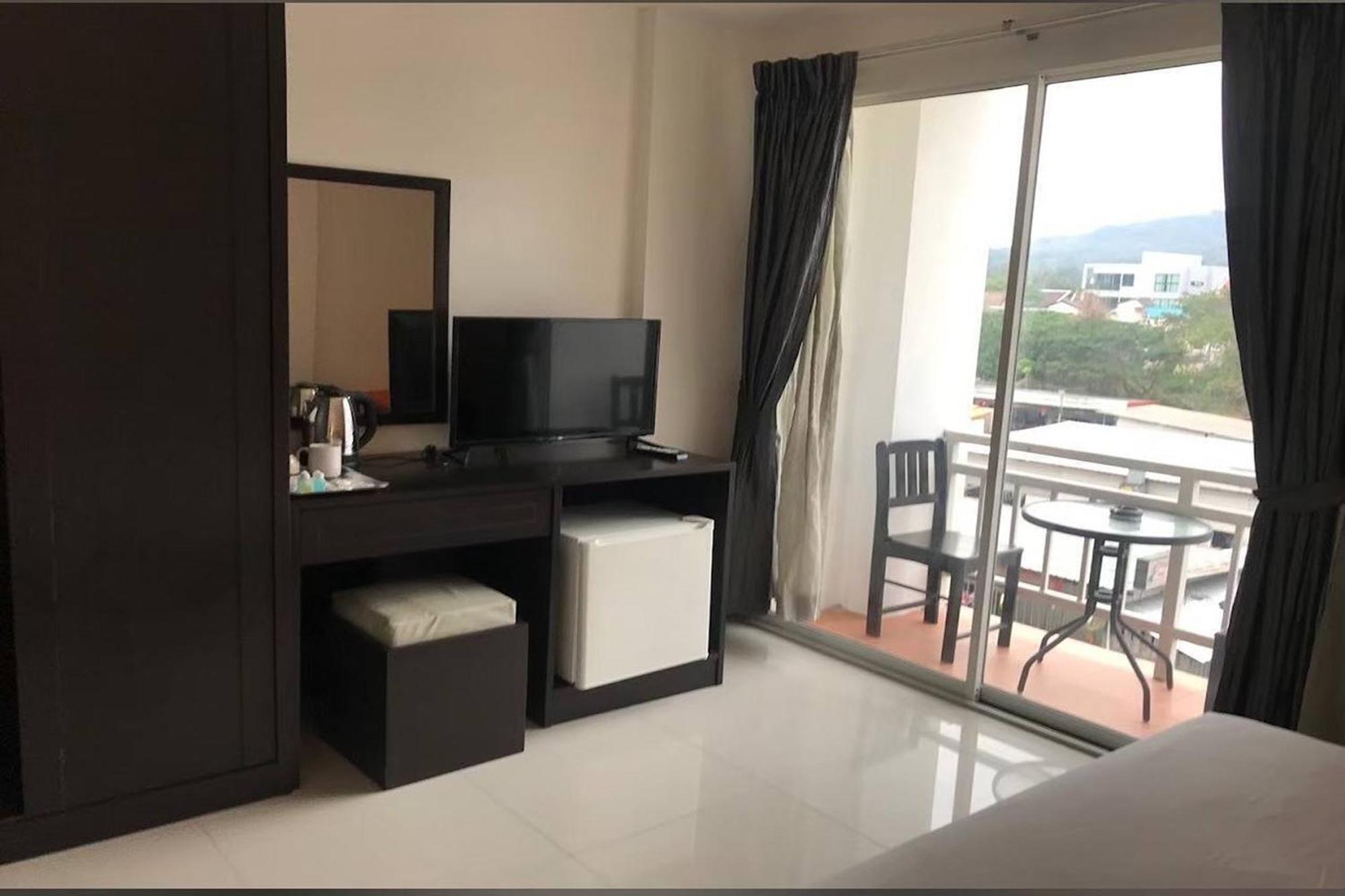 Praew Mansion Otel Kamala Plajı Dış mekan fotoğraf