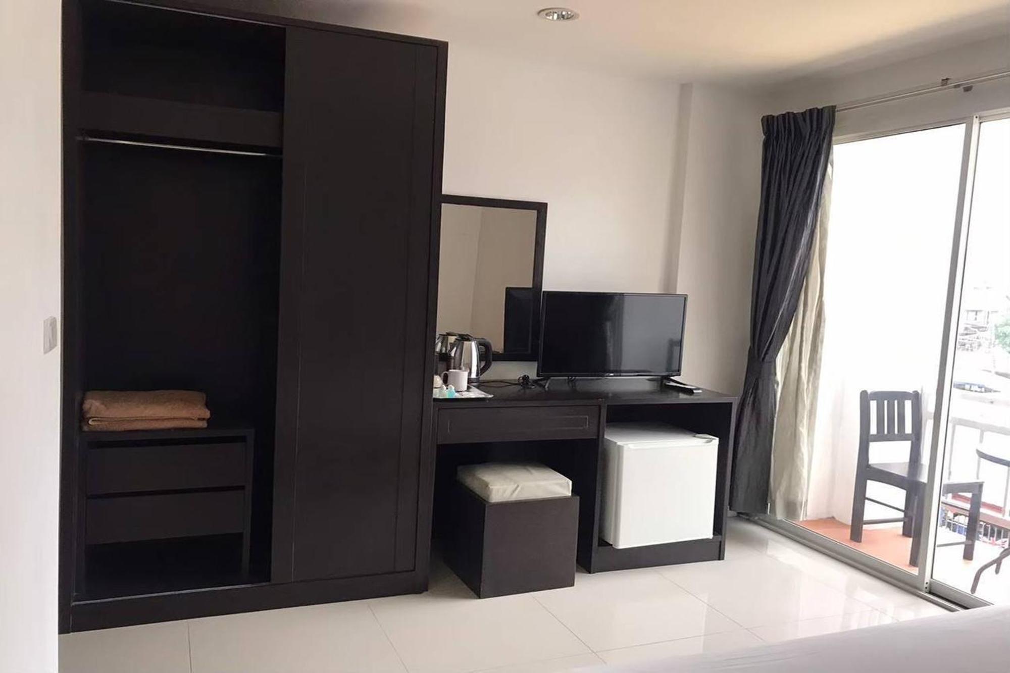 Praew Mansion Otel Kamala Plajı Dış mekan fotoğraf