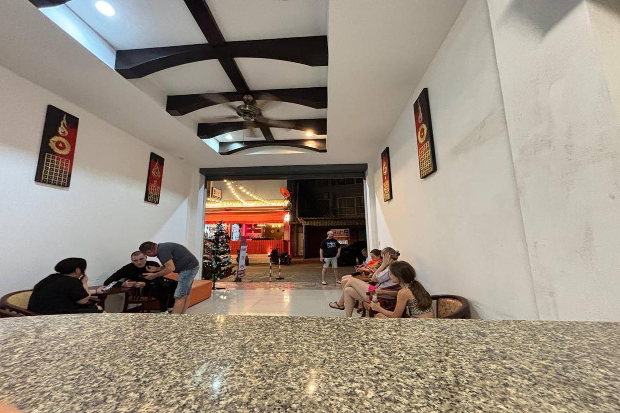 Praew Mansion Otel Kamala Plajı Dış mekan fotoğraf