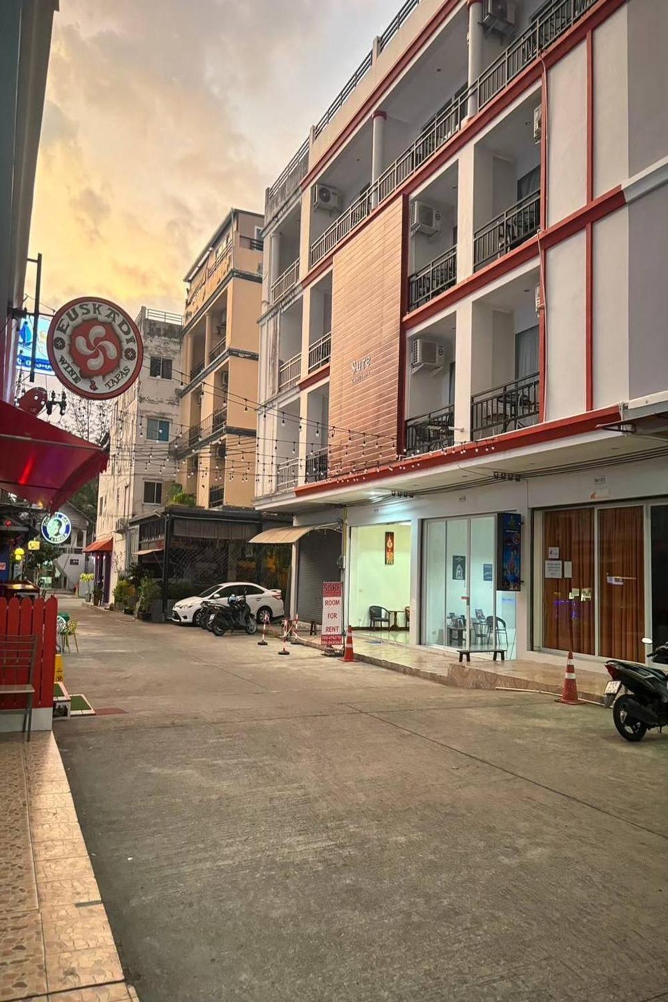 Praew Mansion Otel Kamala Plajı Dış mekan fotoğraf