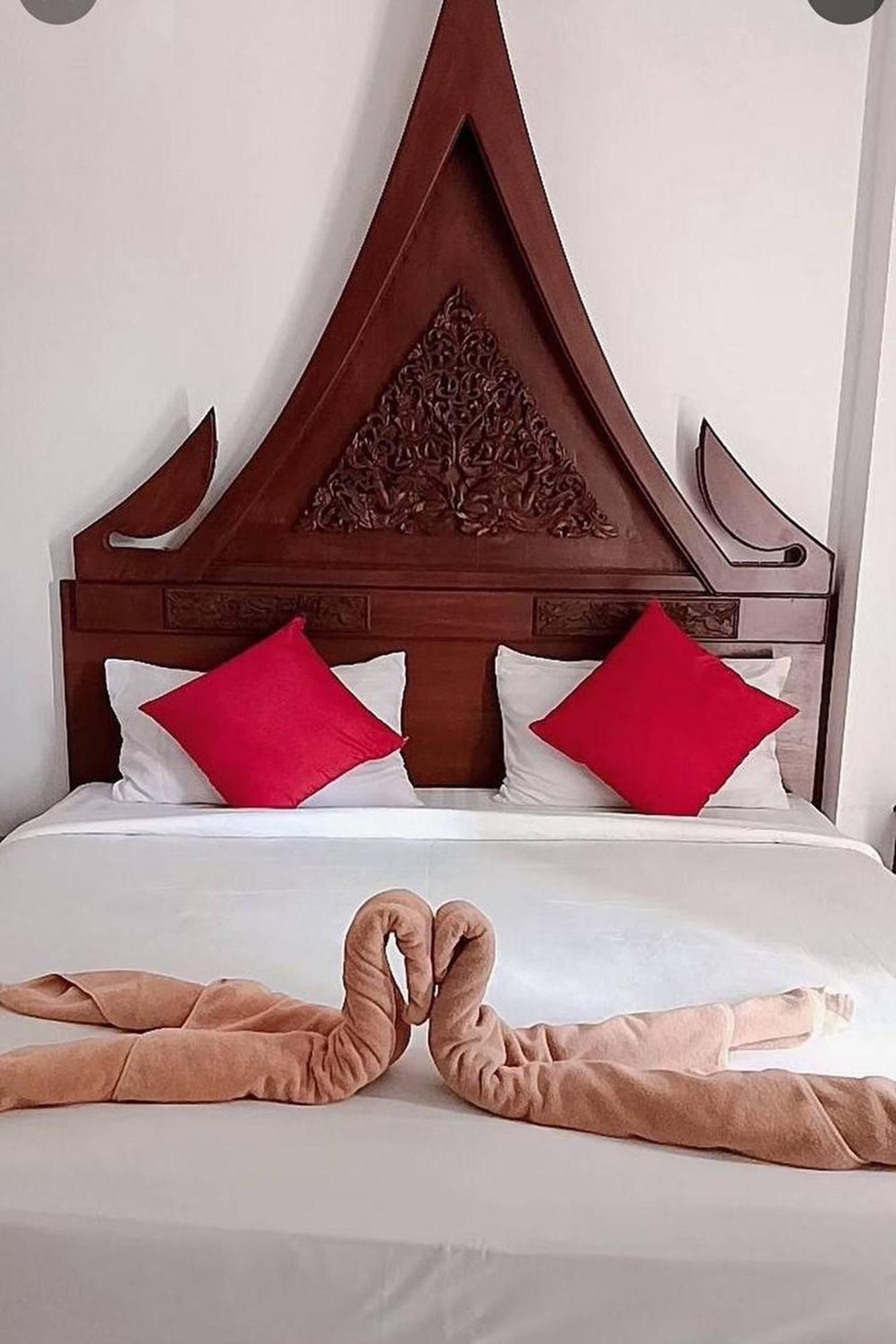 Praew Mansion Otel Kamala Plajı Dış mekan fotoğraf